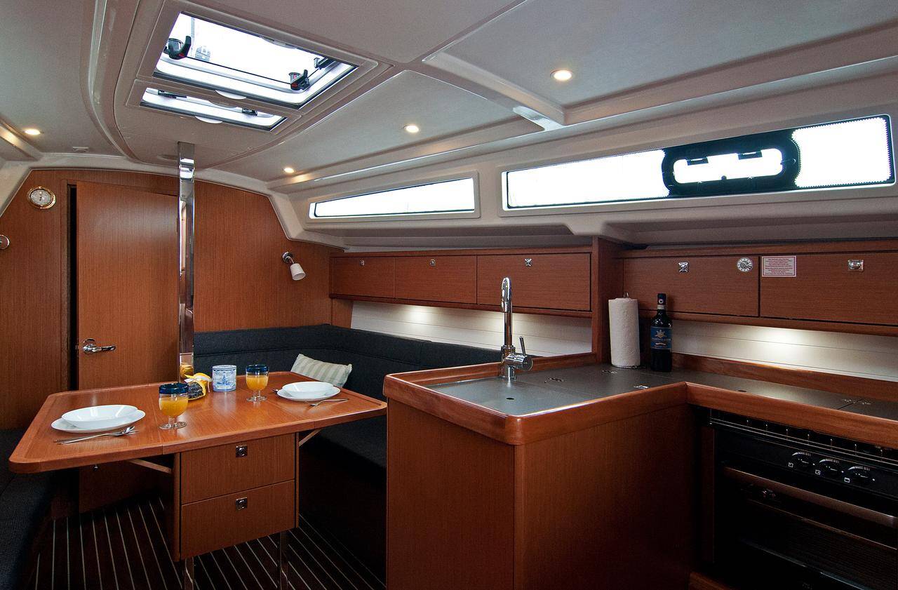 Bavaria Cruiser 34 — photo 5