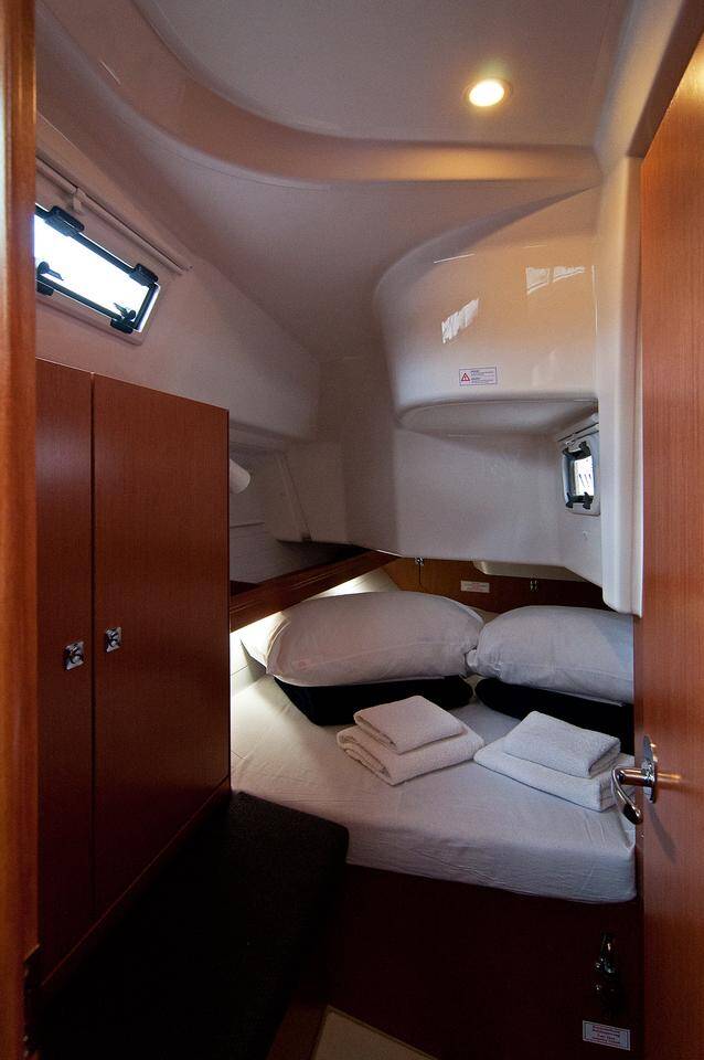 Bavaria Cruiser 34 — photo 6