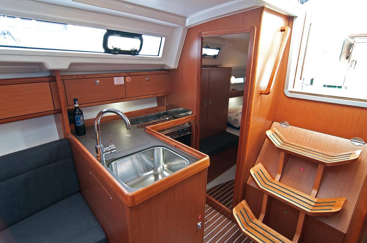 Bavaria Cruiser 33 — photo 4