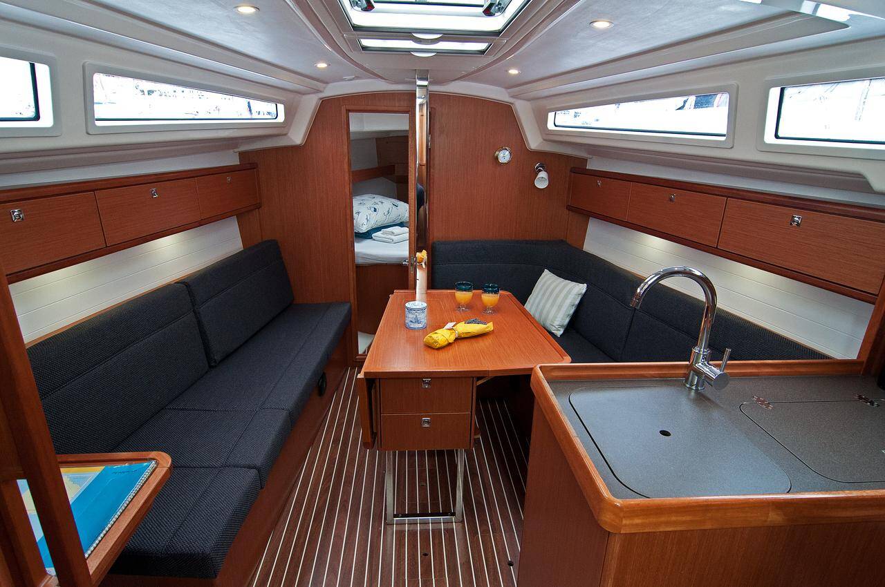 Bavaria Cruiser 33 — photo 5