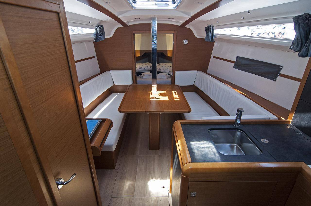 Sun Odyssey 349 - 3 cab. — photo 4
