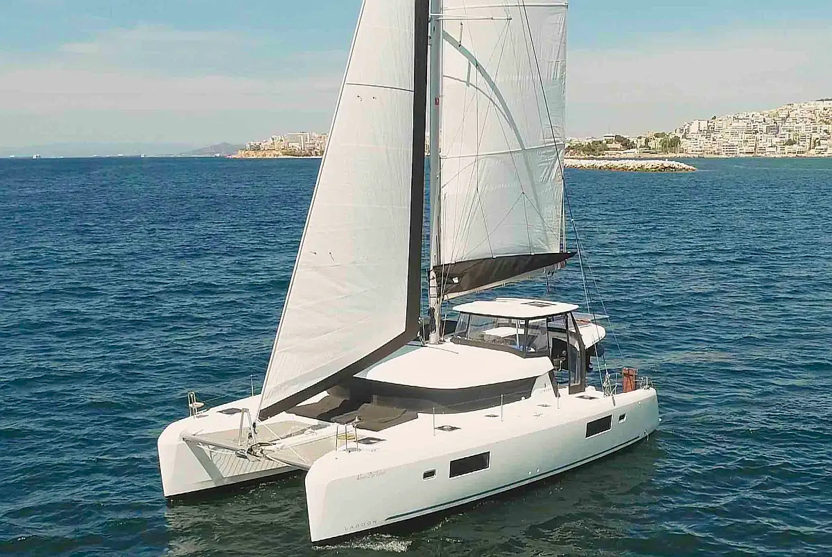 Lagoon 42 - 4 + 1 cab. — photo 3