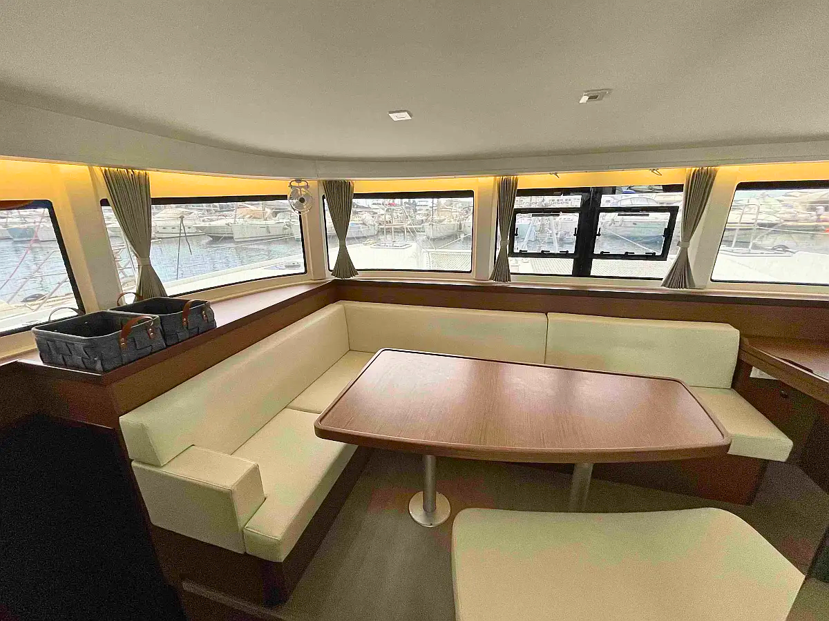Lagoon 42 - 4 + 1 cab. — photo 9