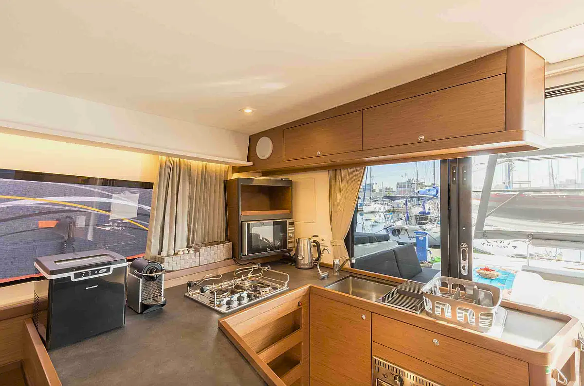 Lagoon 42 - 4 + 1 cab. — photo 10