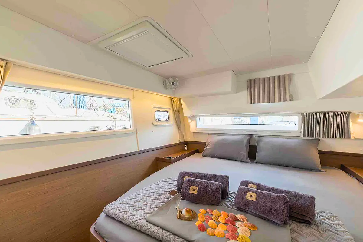 Lagoon 42 - 4 + 1 cab. — photo 11