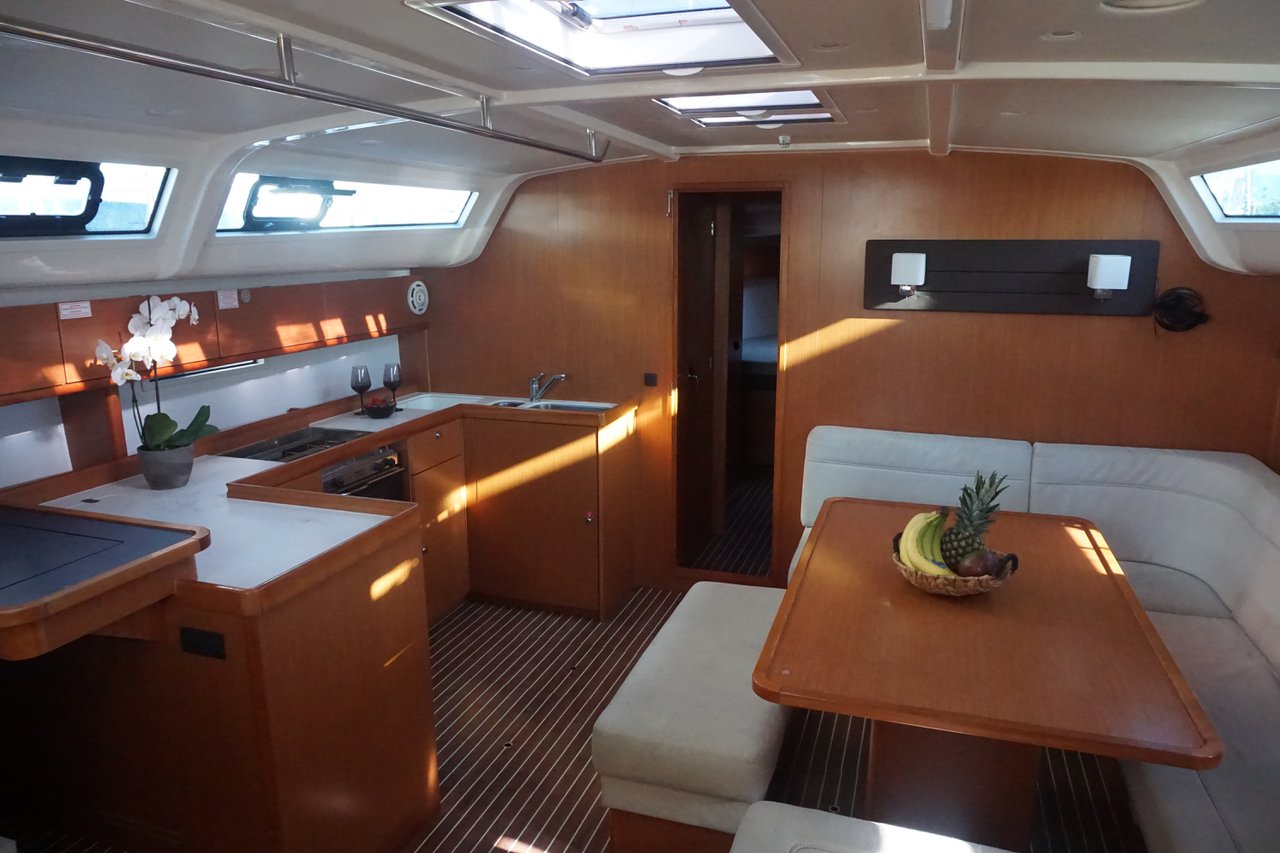 Bavaria Cruiser 51 — photo 18