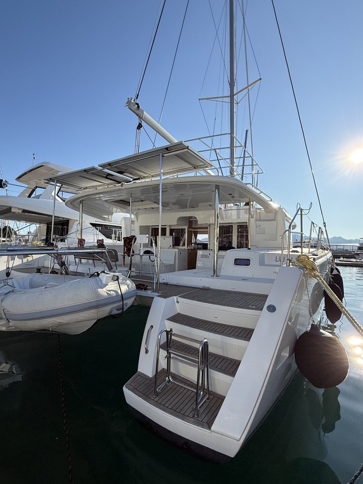 Lagoon 450 F - 4 + 2 cab. — photo 1