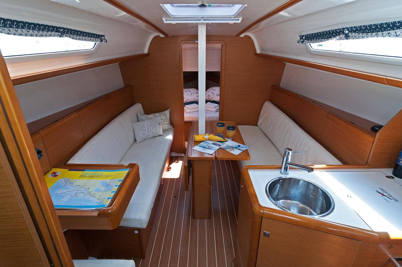 Sun Odyssey 33i - 2 cab. — photo 4