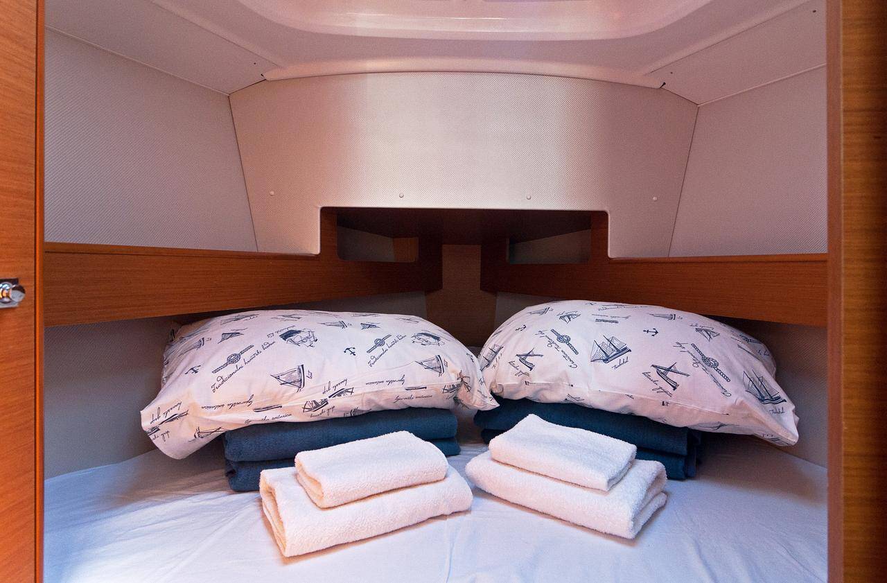 Sun Odyssey 33i - 2 cab. — photo 8