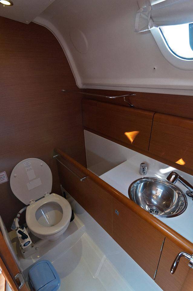 Sun Odyssey 33i - 2 cab. — photo 10
