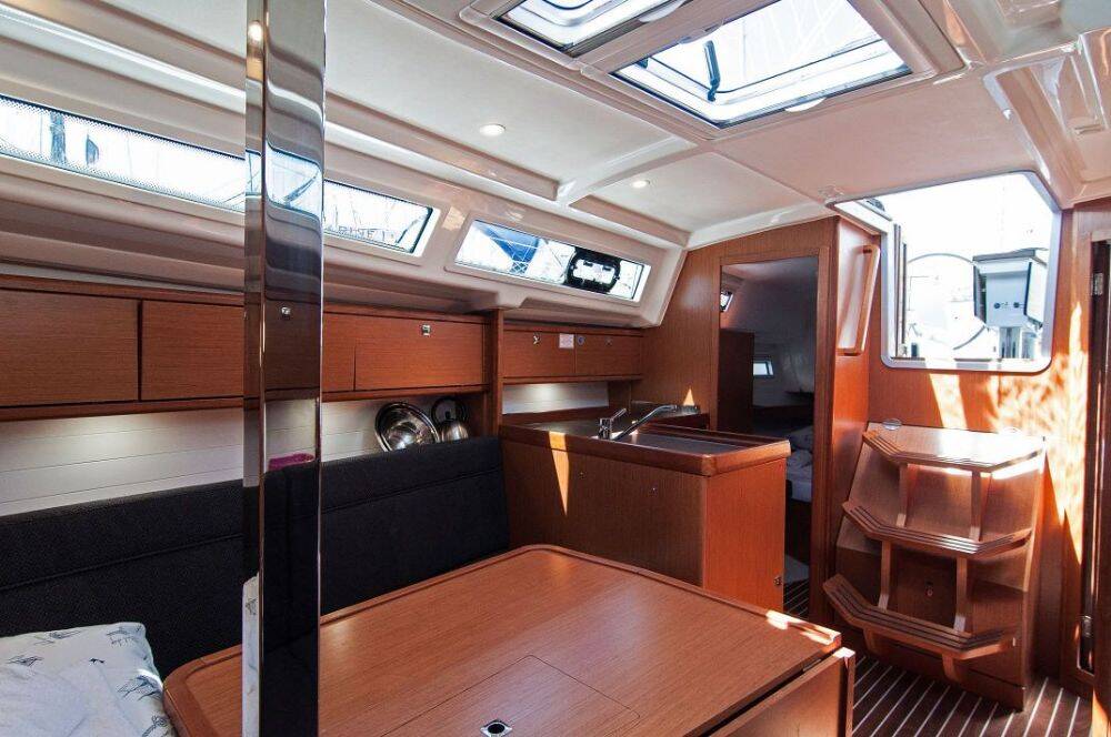 Bavaria Cruiser 34 — photo 4