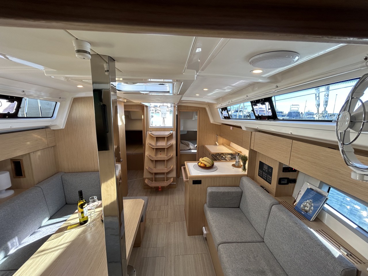 Bavaria C38 — photo 9