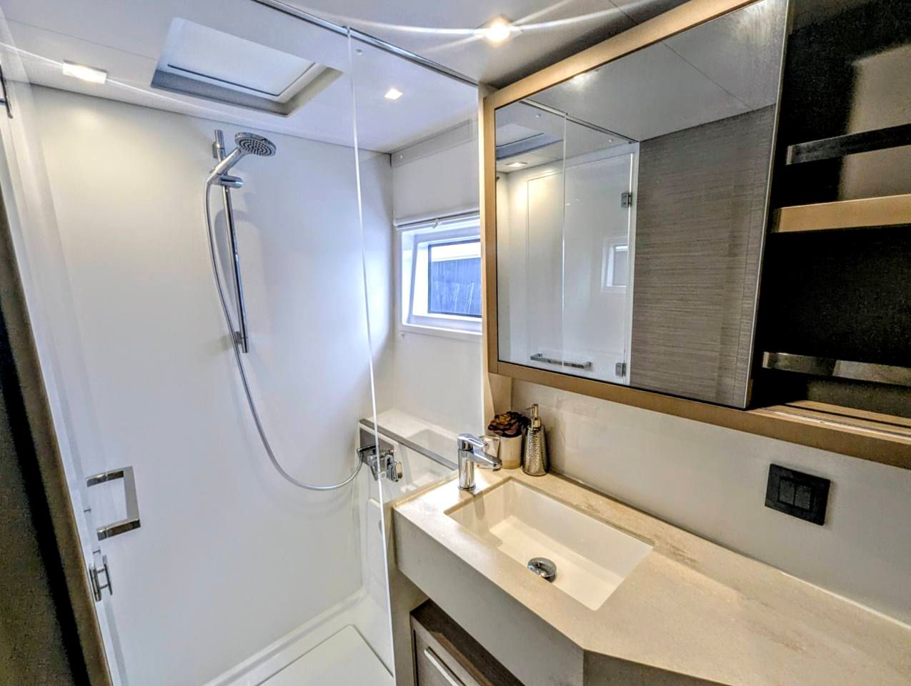 Lagoon 46 - 4 + 2 cab. — photo 12