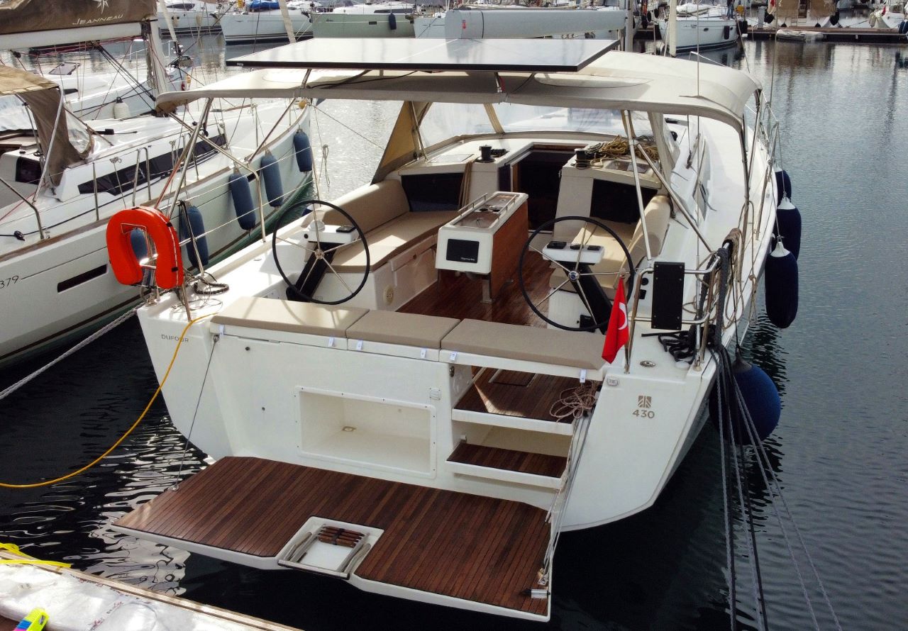 Dufour 430 - 3 cab. — photo 5