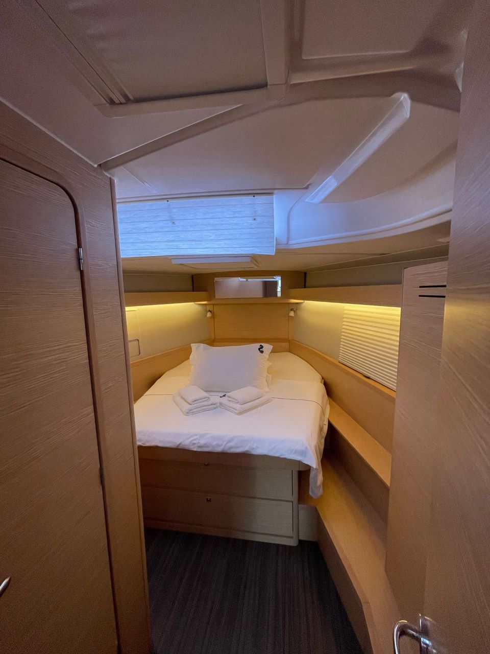 Dufour 430 - 3 cab. — photo 9
