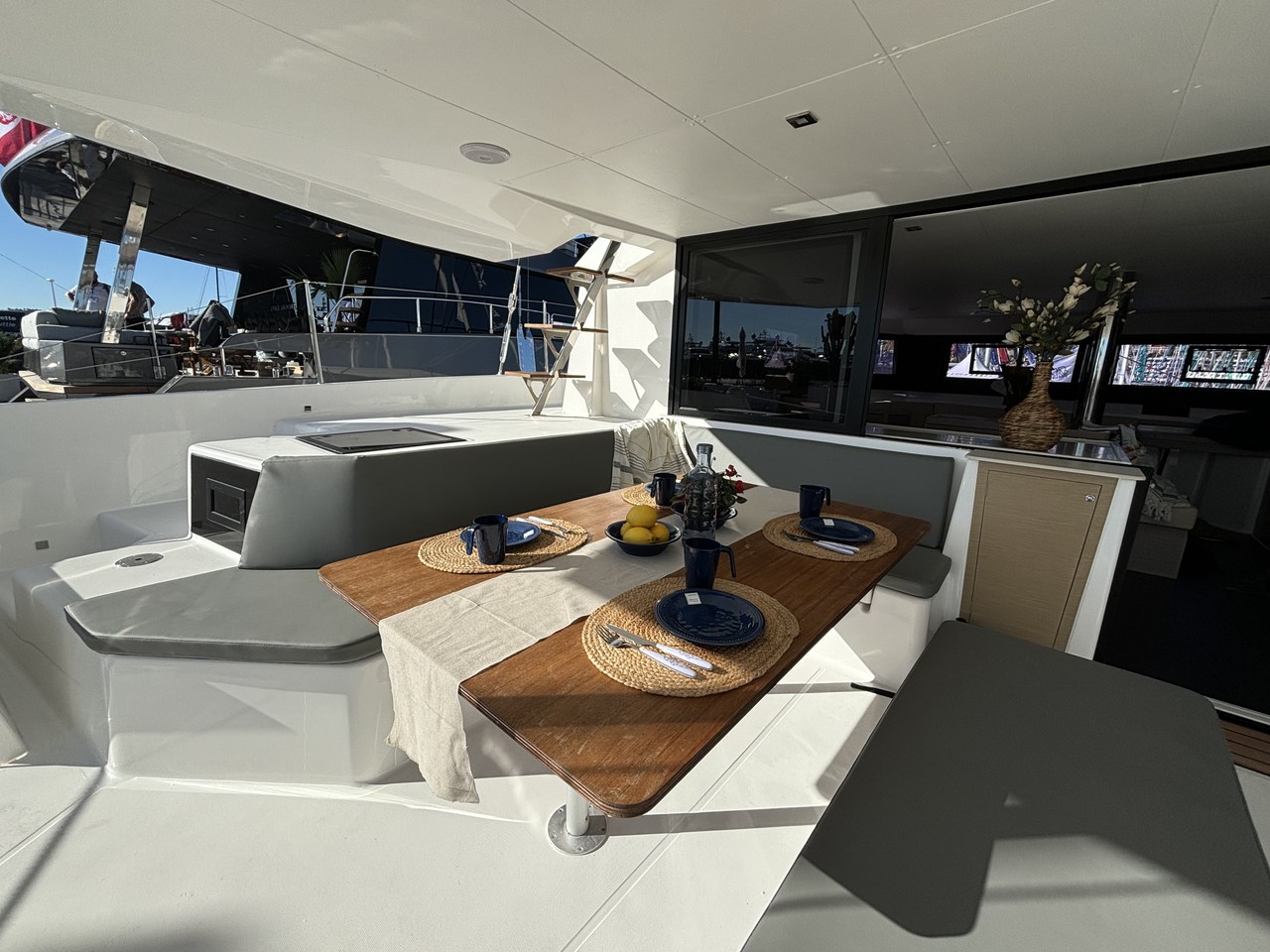 Dufour 48 Catamaran - 5 + 1 cab. — photo 3