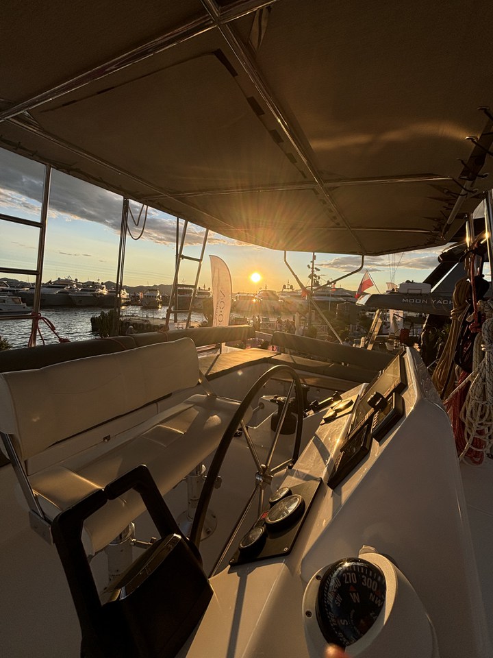 Dufour 48 Catamaran - 5 + 1 cab. — photo 6