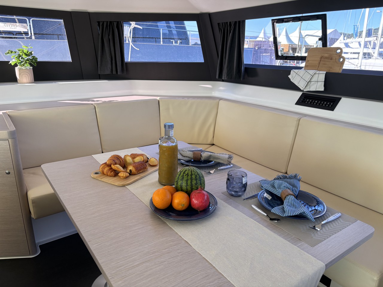 Dufour 48 Catamaran - 5 + 1 cab. — photo 8