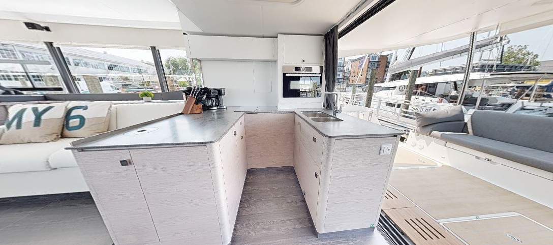 Fountaine Pajot MY6 — photo 15
