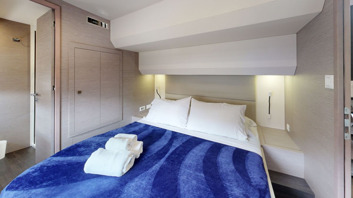 Fountaine Pajot MY6 — photo 17