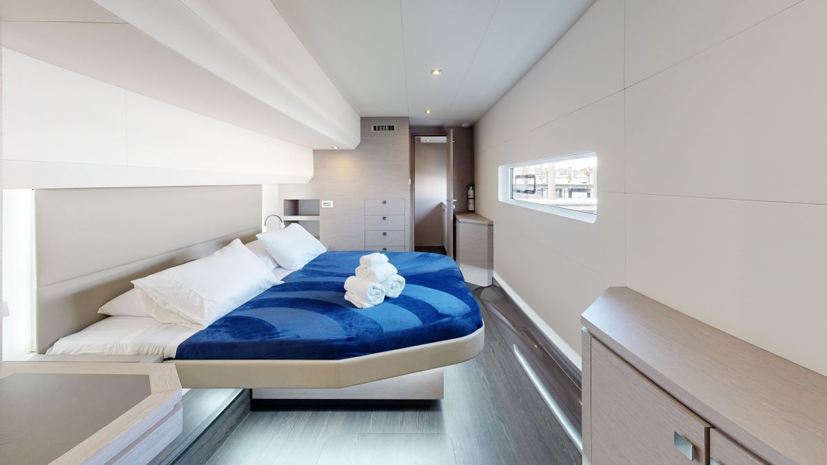 Fountaine Pajot MY6 — photo 18