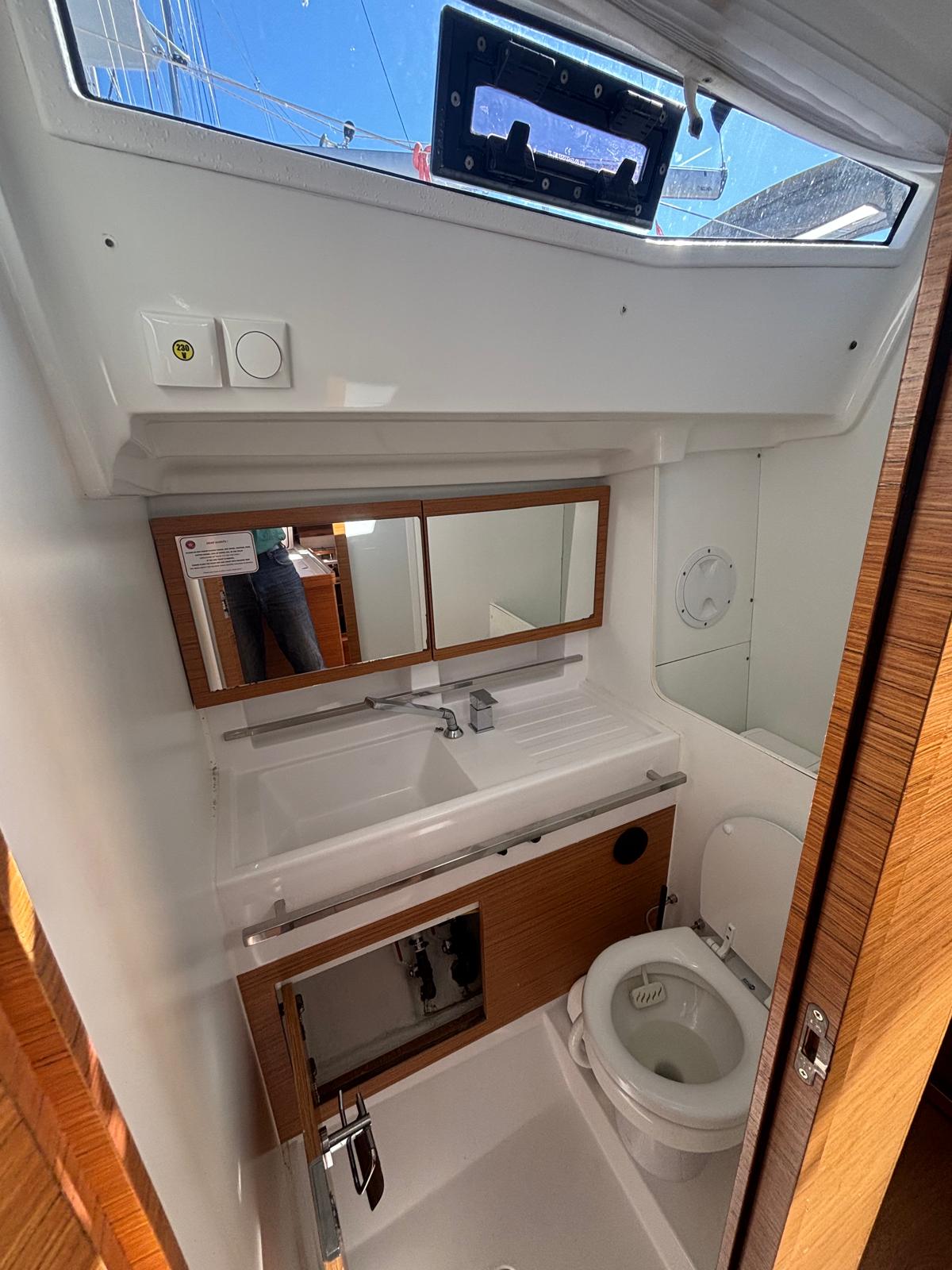 Elan E4 — photo 9