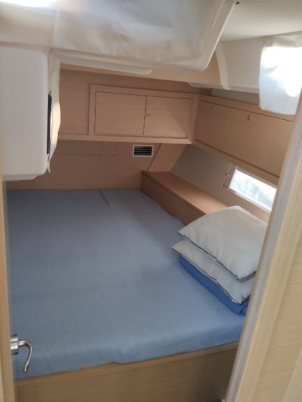 Dufour 470 - 4 + 1 cab. — photo 11