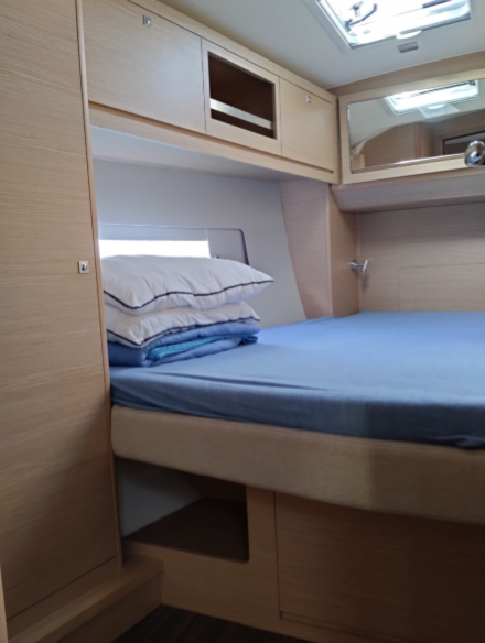 Dufour 470 - 4 + 1 cab. — photo 12
