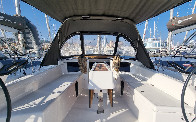 Dufour 37 - 3 cab. — photo 3