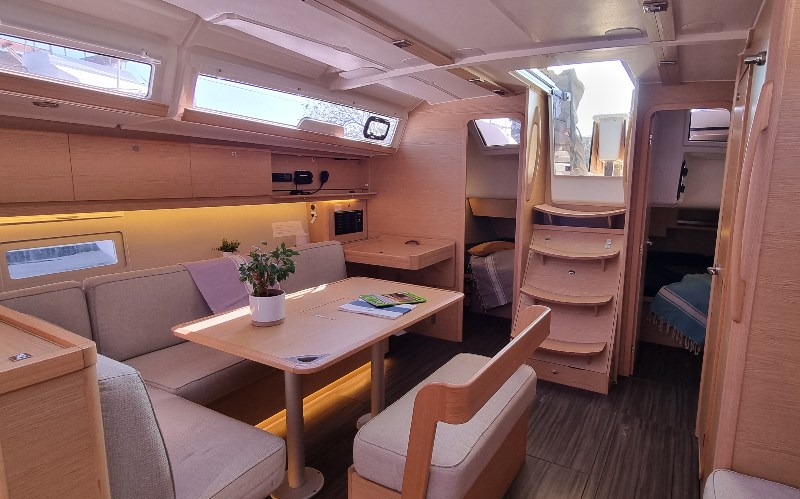 Dufour 430 - 3 cab. — photo 8