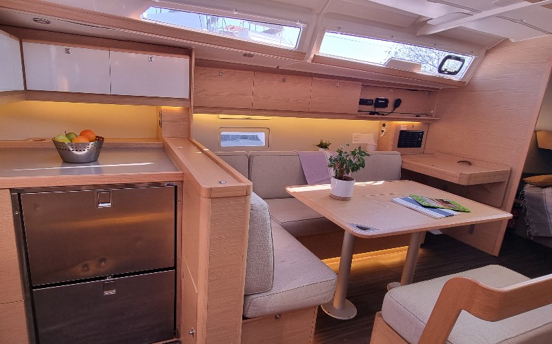 Dufour 430 - 3 cab. — photo 9