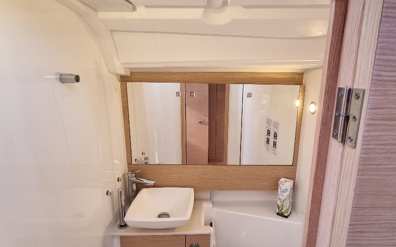Dufour 430 - 3 cab. — photo 14