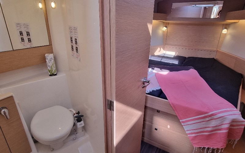 Dufour 430 - 3 cab. — photo 16