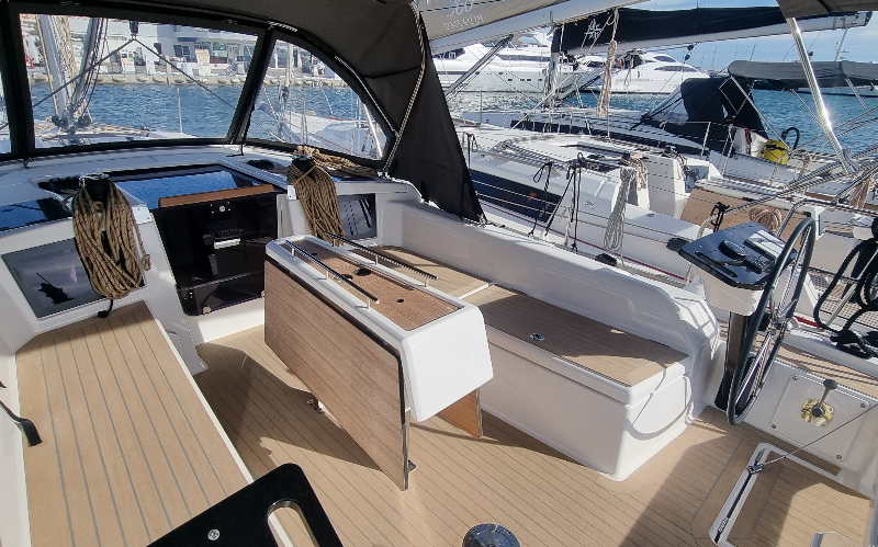 Dufour 37 - 2 cab. — photo 9