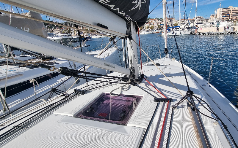 Sun Odyssey 380 - 3 cab. — photo 3