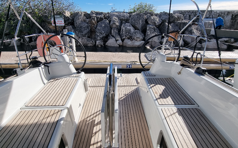 Sun Odyssey 380 - 3 cab. — photo 4