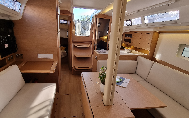 Sun Odyssey 380 - 3 cab. — photo 6
