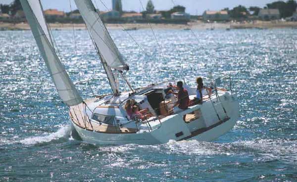 Oceanis 37 — photo 1