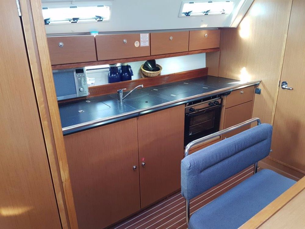 Bavaria Cruiser 40 — photo 8