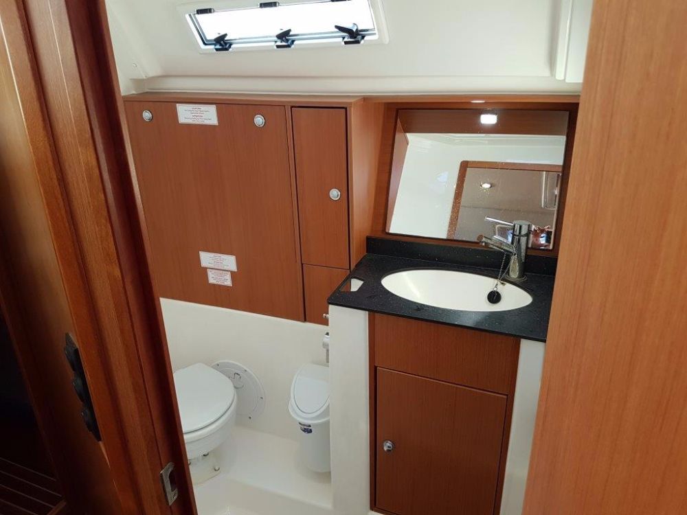 Bavaria Cruiser 40 — photo 16
