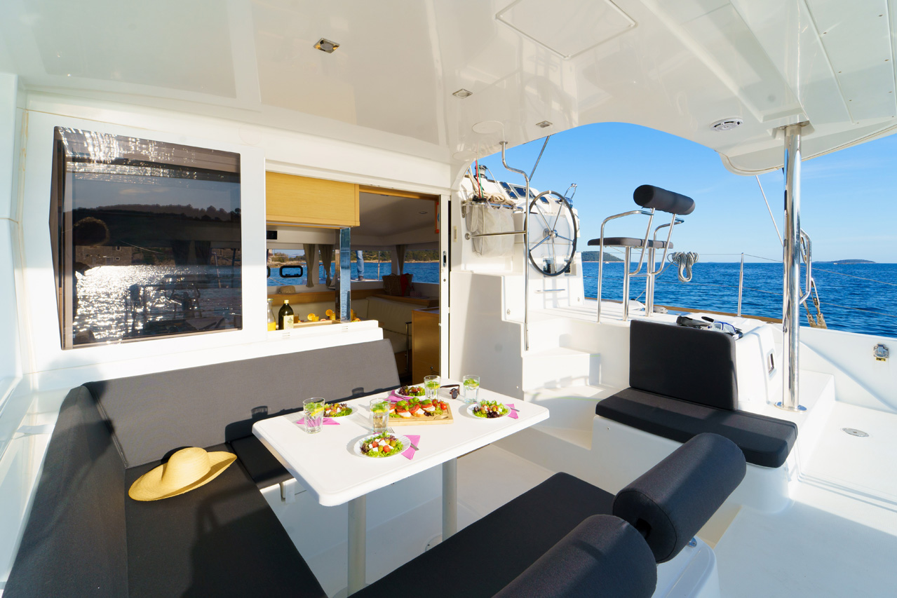 Lagoon 39 - 4 + 2 cab. — photo 8