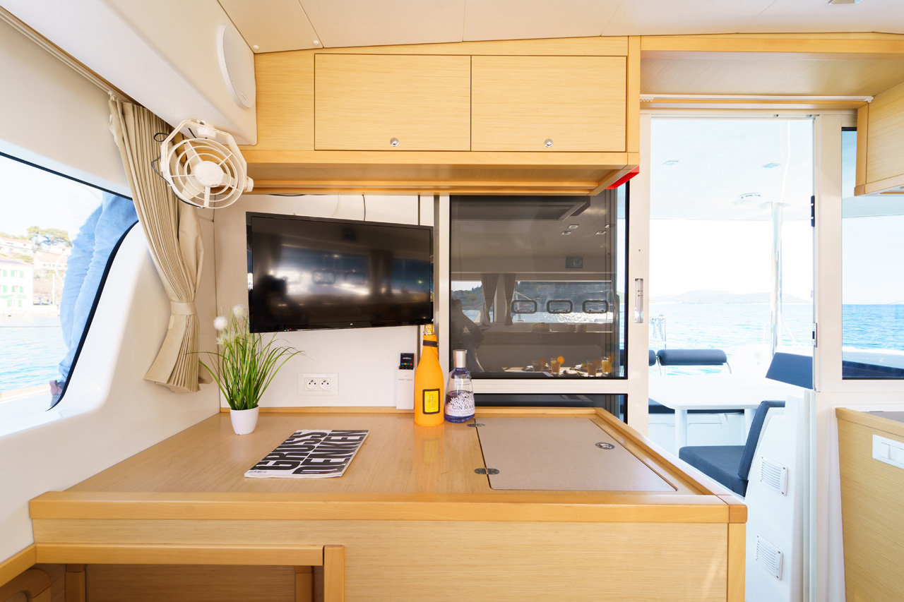 Lagoon 39 - 4 + 2 cab. — photo 18