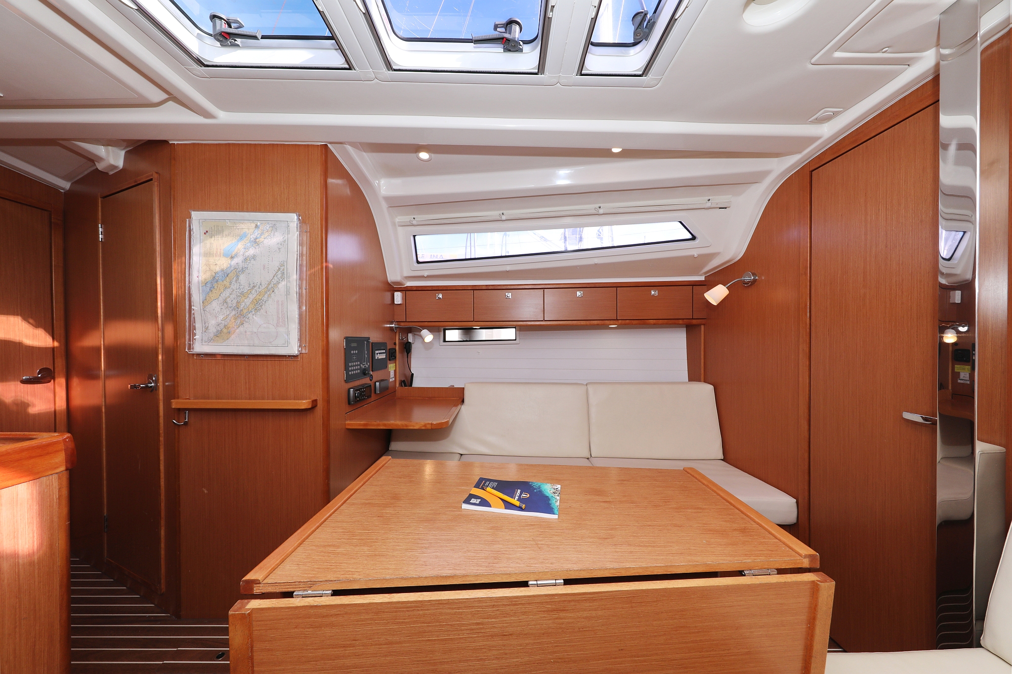 Bavaria Cruiser 37 - 3 cab. — photo 16