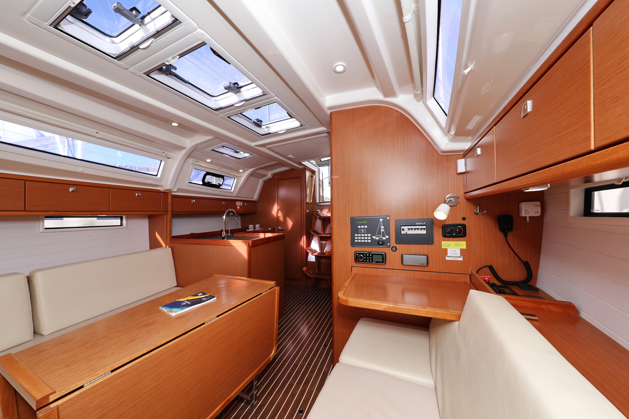 Bavaria Cruiser 37 - 3 cab. — photo 17