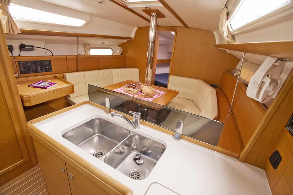 Sun Odyssey 36i — photo 9