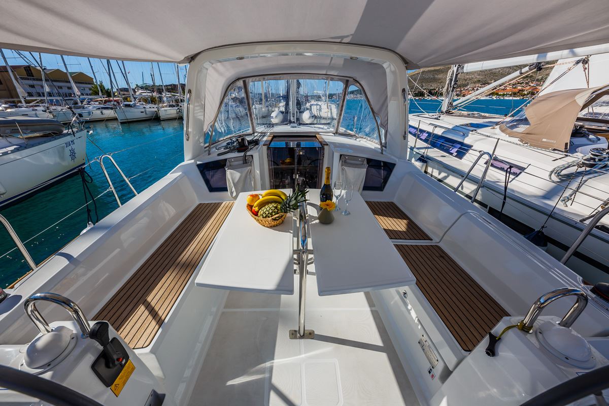 Oceanis 38.1 — photo 4