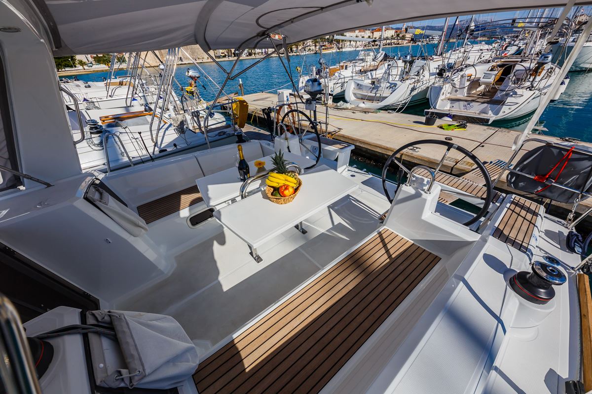 Oceanis 38.1 — photo 5