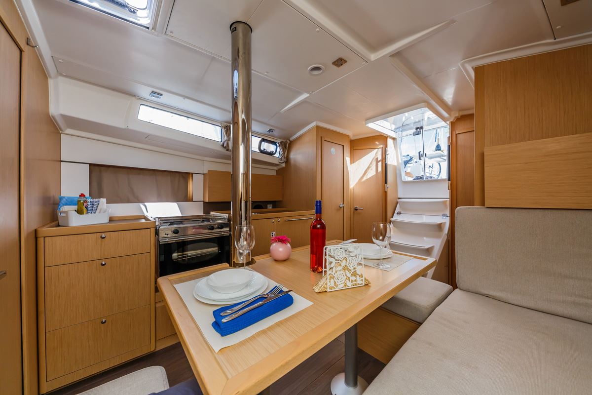 Oceanis 38.1 — photo 9