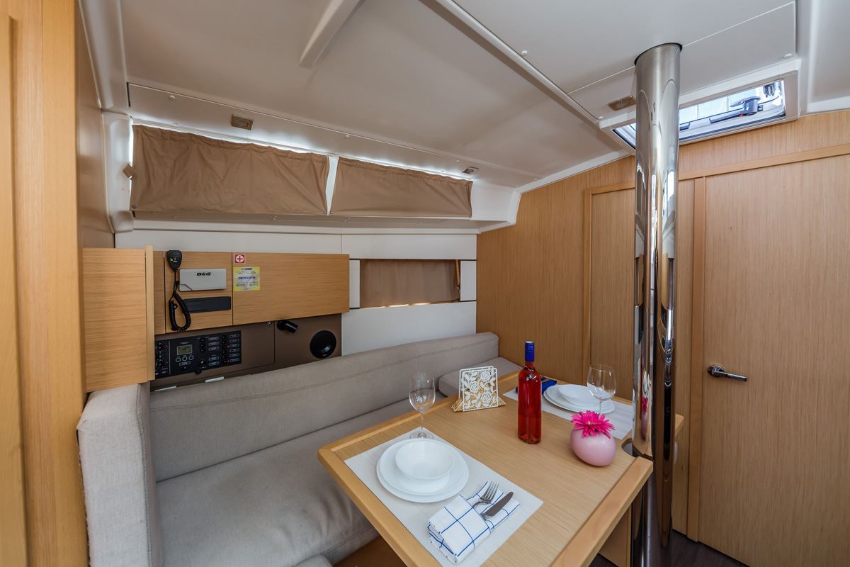 Oceanis 38.1 — photo 11