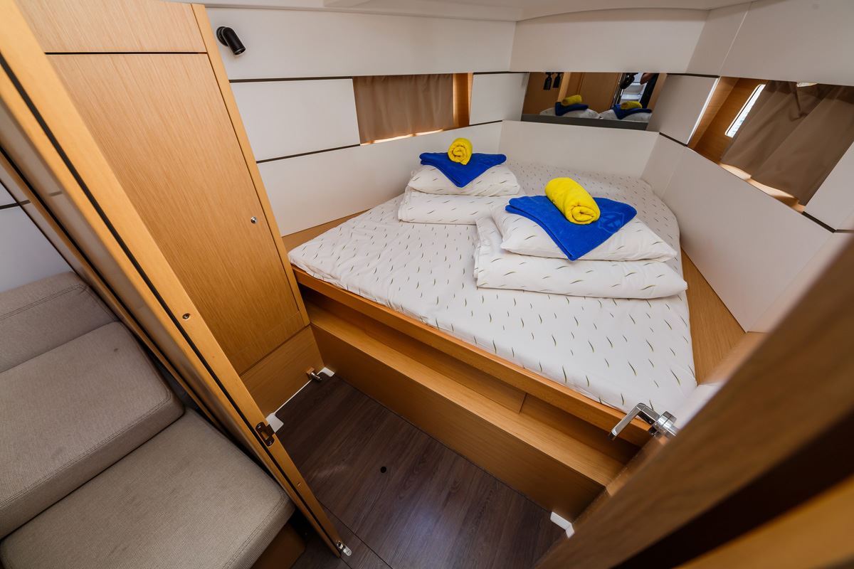 Oceanis 38.1 — photo 13